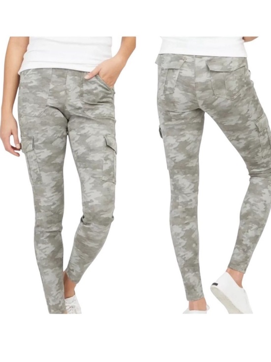 SPANX Pants - Spanx Stretch Twill Ankle Cargo Camo Pants -M-Great Condition